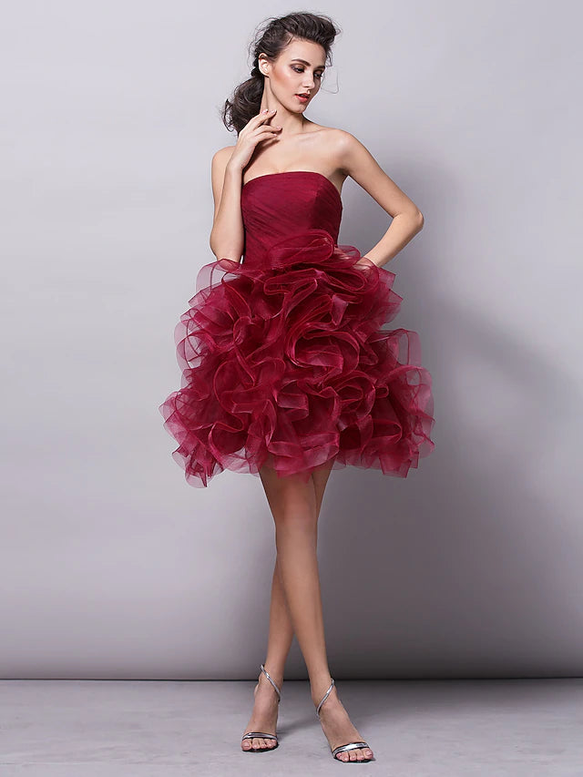 Ballkleid Heißes Heimkehr-Cocktailparty-Kleid zum Valentinstag Trägerlos Ärmellos Kurz / Mini Tüll mit gerüschter Stufe
